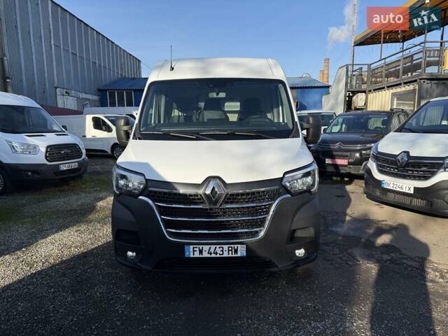 Белый Рено Мастер, объемом двигателя 2.3 л и пробегом 250 тыс. км за 19999 $, фото 2 на Automoto.ua