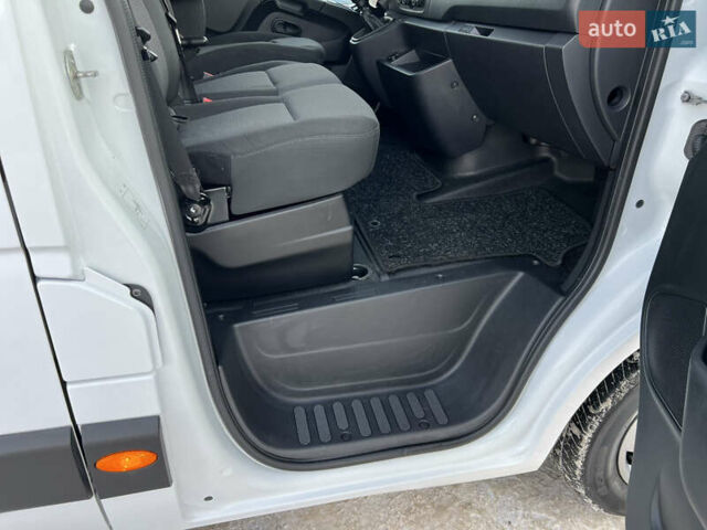 Белый Рено Мастер, объемом двигателя 2.3 л и пробегом 180 тыс. км за 19500 $, фото 86 на Automoto.ua