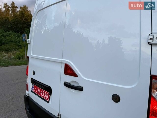 Белый Рено Мастер, объемом двигателя 2.3 л и пробегом 192 тыс. км за 19699 $, фото 45 на Automoto.ua