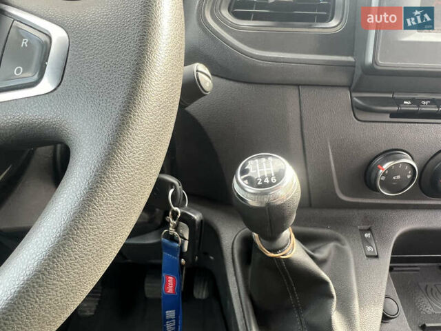 Белый Рено Мастер, объемом двигателя 2.3 л и пробегом 272 тыс. км за 22800 $, фото 13 на Automoto.ua