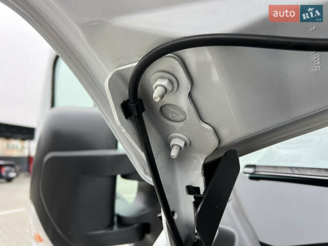 Белый Рено Мастер, объемом двигателя 2.3 л и пробегом 233 тыс. км за 17900 $, фото 134 на Automoto.ua