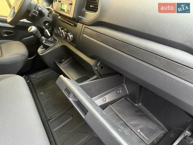 Білий Рено Мастєр, об'ємом двигуна 2.3 л та пробігом 209 тис. км за 18700 $, фото 61 на Automoto.ua