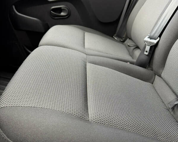 Белый Рено Мастер, объемом двигателя 2.3 л и пробегом 260 тыс. км за 25300 $, фото 34 на Automoto.ua