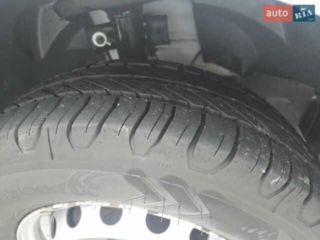 Білий Рено Мастєр, об'ємом двигуна 2.3 л та пробігом 215 тис. км за 20300 $, фото 6 на Automoto.ua