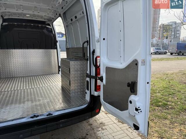 Білий Рено Мастєр, об'ємом двигуна 2.3 л та пробігом 200 тис. км за 20600 $, фото 44 на Automoto.ua