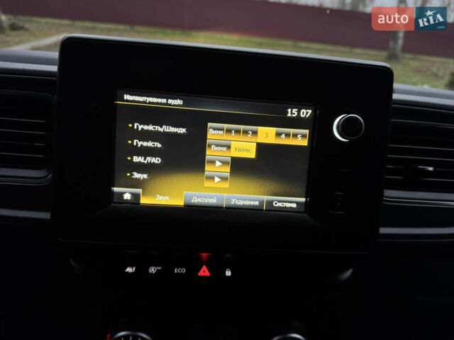 Белый Рено Мастер, объемом двигателя 2.3 л и пробегом 66 тыс. км за 25500 $, фото 46 на Automoto.ua