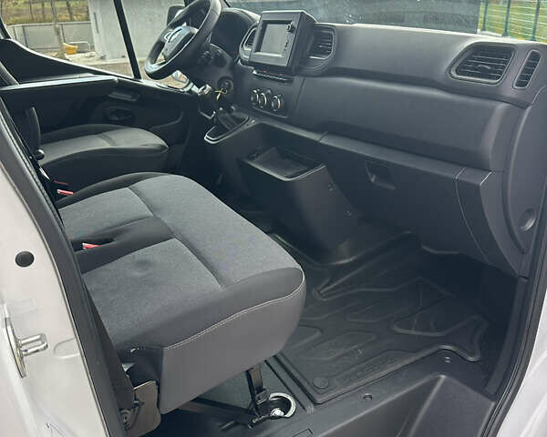 Белый Рено Мастер, объемом двигателя 2.3 л и пробегом 193 тыс. км за 22500 $, фото 20 на Automoto.ua