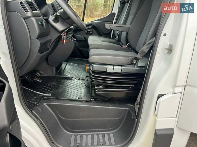 Белый Рено Мастер, объемом двигателя 2.3 л и пробегом 293 тыс. км за 24999 $, фото 69 на Automoto.ua