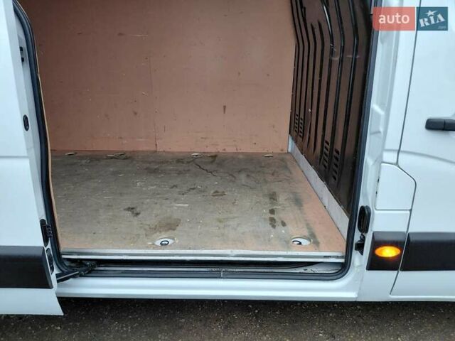 Белый Рено Мастер, объемом двигателя 2.3 л и пробегом 216 тыс. км за 20000 $, фото 20 на Automoto.ua