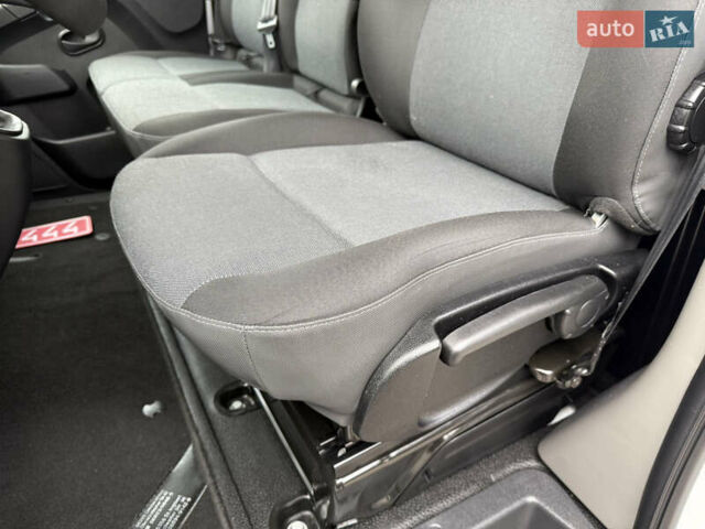 Білий Рено Мастєр, об'ємом двигуна 0 л та пробігом 266 тис. км за 21300 $, фото 36 на Automoto.ua