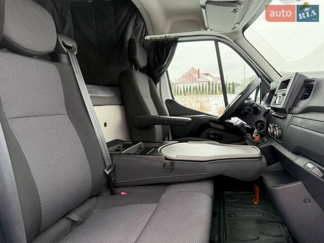 Белый Рено Мастер, объемом двигателя 2.3 л и пробегом 196 тыс. км за 19899 $, фото 104 на Automoto.ua