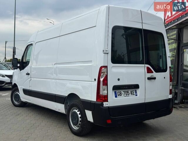 Белый Рено Мастер, объемом двигателя 2.3 л и пробегом 228 тыс. км за 17900 $, фото 3 на Automoto.ua