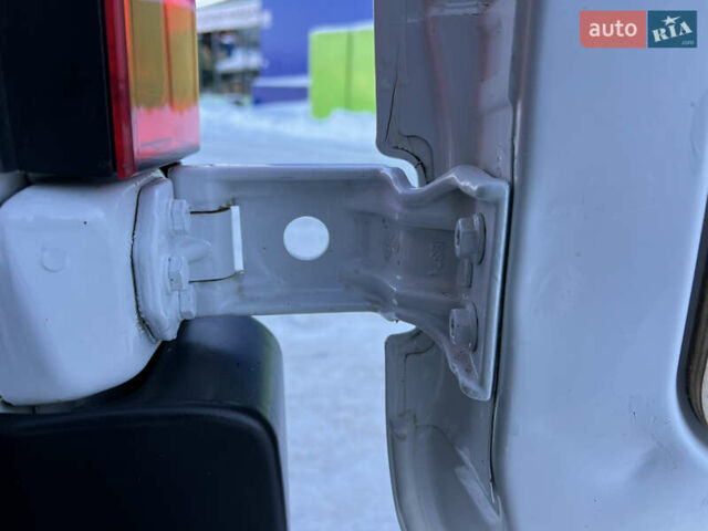 Белый Рено Мастер, объемом двигателя 2.3 л и пробегом 233 тыс. км за 18200 $, фото 84 на Automoto.ua