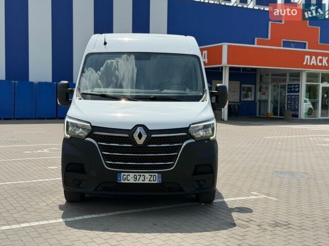 Белый Рено Мастер, объемом двигателя 2.3 л и пробегом 246 тыс. км за 18900 $, фото 1 на Automoto.ua