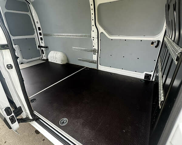 Белый Рено Мастер, объемом двигателя 2.3 л и пробегом 193 тыс. км за 22500 $, фото 37 на Automoto.ua