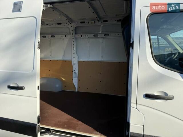 Белый Рено Мастер, объемом двигателя 2.3 л и пробегом 250 тыс. км за 19999 $, фото 32 на Automoto.ua
