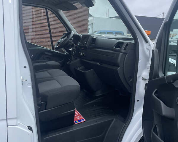 Белый Рено Мастер, объемом двигателя 2.3 л и пробегом 202 тыс. км за 21900 $, фото 12 на Automoto.ua