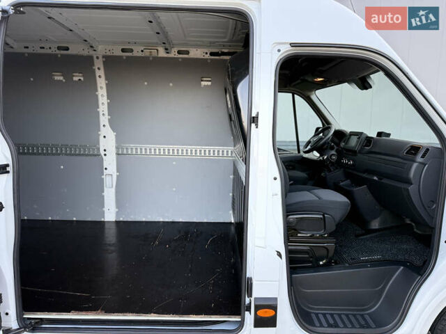 Белый Рено Мастер, объемом двигателя 2.3 л и пробегом 230 тыс. км за 19950 $, фото 39 на Automoto.ua