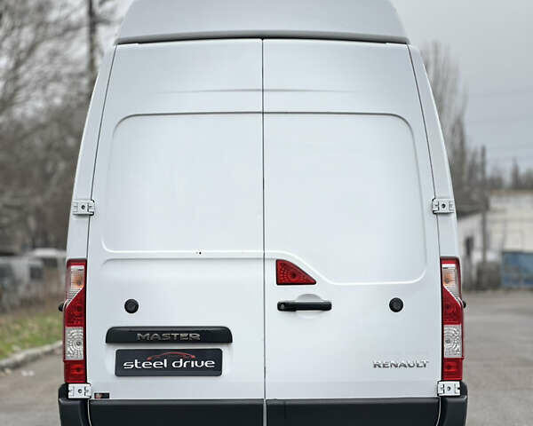Белый Рено Мастер, объемом двигателя 2.3 л и пробегом 372 тыс. км за 18500 $, фото 3 на Automoto.ua