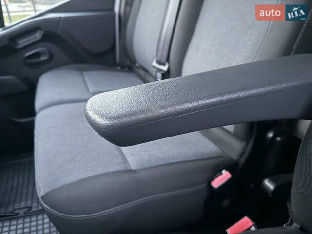 Белый Рено Мастер, объемом двигателя 0 л и пробегом 252 тыс. км за 18800 $, фото 35 на Automoto.ua