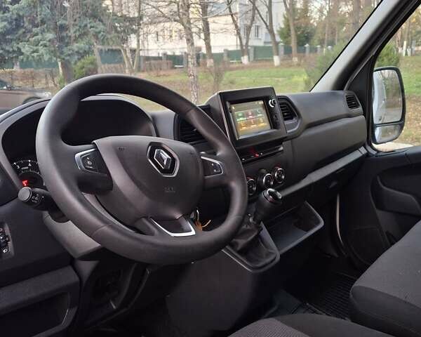 Белый Рено Мастер, объемом двигателя 2.3 л и пробегом 288 тыс. км за 19500 $, фото 31 на Automoto.ua