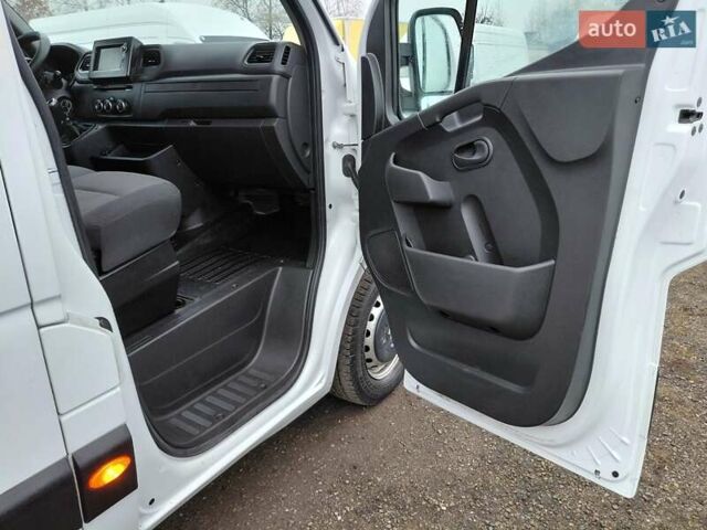 Белый Рено Мастер, объемом двигателя 2.3 л и пробегом 216 тыс. км за 20000 $, фото 48 на Automoto.ua