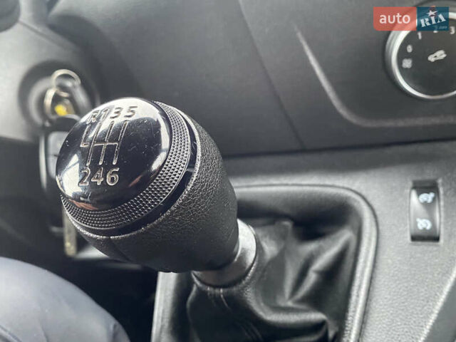 Білий Рено Мастєр, об'ємом двигуна 2.3 л та пробігом 246 тис. км за 19900 $, фото 49 на Automoto.ua