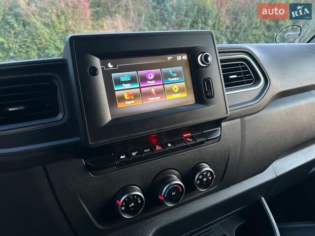 Белый Рено Мастер, объемом двигателя 2.3 л и пробегом 131 тыс. км за 22999 $, фото 51 на Automoto.ua