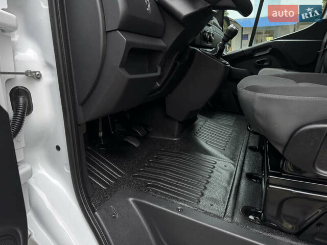 Белый Рено Мастер, объемом двигателя 2.3 л и пробегом 66 тыс. км за 25500 $, фото 27 на Automoto.ua