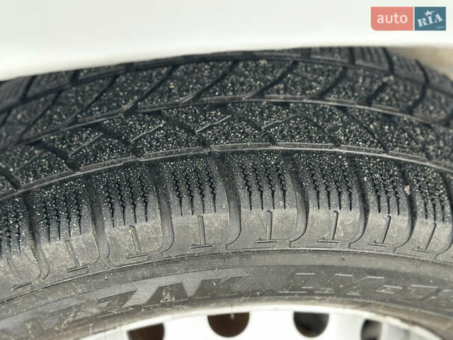 Белый Рено Мастер, объемом двигателя 2.3 л и пробегом 240 тыс. км за 18500 $, фото 33 на Automoto.ua