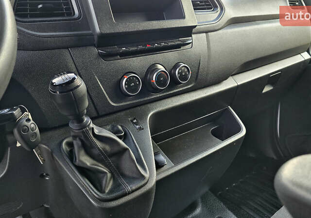 Белый Рено Мастер, объемом двигателя 2.3 л и пробегом 352 тыс. км за 17900 $, фото 12 на Automoto.ua