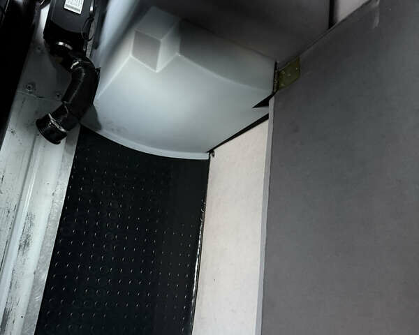 Белый Рено Мастер, объемом двигателя 2.3 л и пробегом 320 тыс. км за 24500 $, фото 44 на Automoto.ua