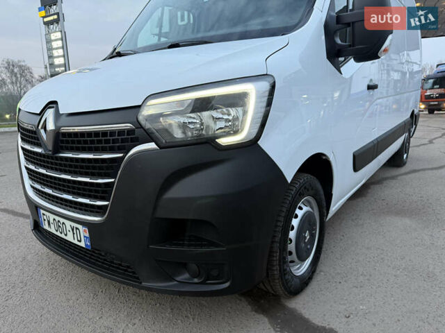 Белый Рено Мастер, объемом двигателя 0 л и пробегом 252 тыс. км за 18800 $, фото 2 на Automoto.ua