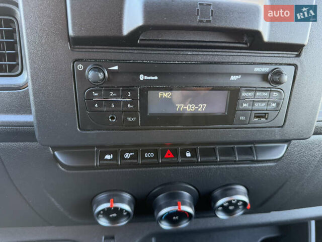 Білий Рено Мастєр, об'ємом двигуна 2.3 л та пробігом 188 тис. км за 26999 $, фото 32 на Automoto.ua