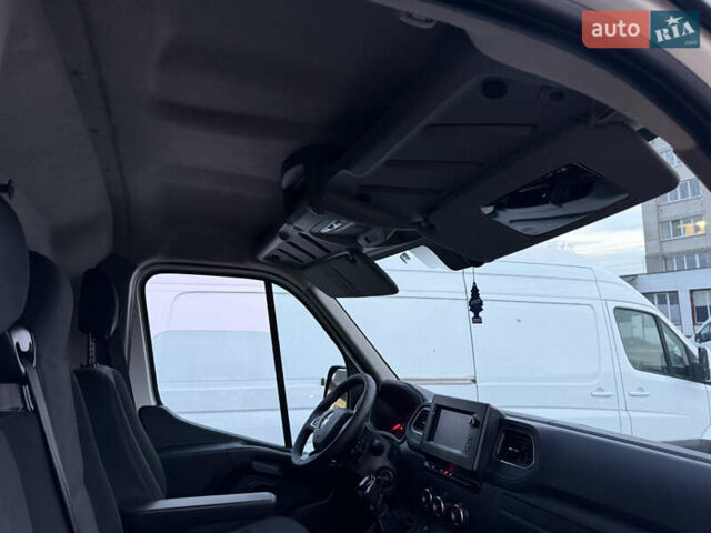 Белый Рено Мастер, объемом двигателя 0 л и пробегом 252 тыс. км за 18800 $, фото 52 на Automoto.ua