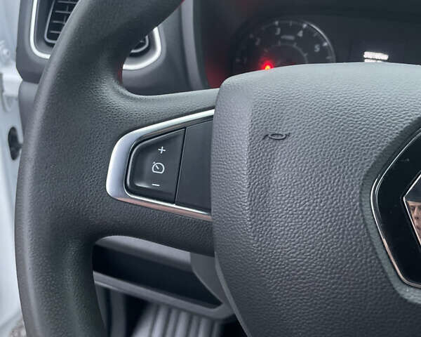 Белый Рено Мастер, объемом двигателя 2.3 л и пробегом 202 тыс. км за 21900 $, фото 25 на Automoto.ua