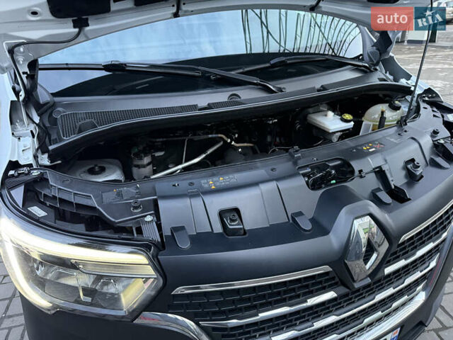 Белый Рено Мастер, объемом двигателя 0 л и пробегом 252 тыс. км за 18800 $, фото 82 на Automoto.ua