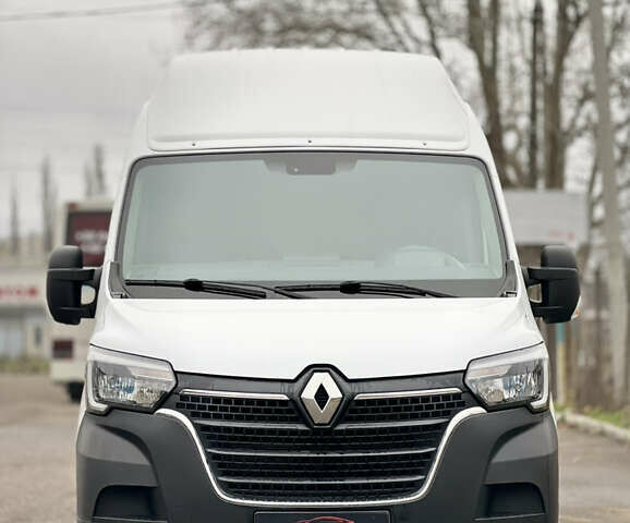 Белый Рено Мастер, объемом двигателя 2.3 л и пробегом 372 тыс. км за 18500 $, фото 1 на Automoto.ua