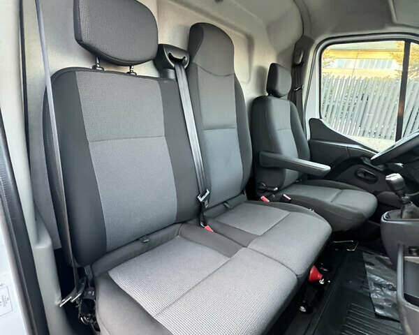 Белый Рено Мастер, объемом двигателя 2.3 л и пробегом 189 тыс. км за 18555 $, фото 32 на Automoto.ua