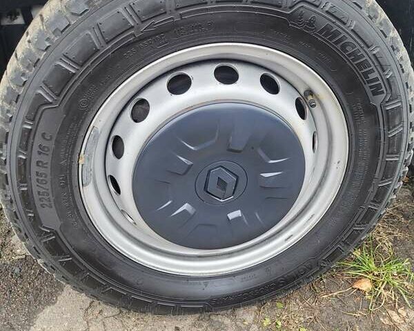 Белый Рено Мастер, объемом двигателя 2.3 л и пробегом 178 тыс. км за 20800 $, фото 65 на Automoto.ua