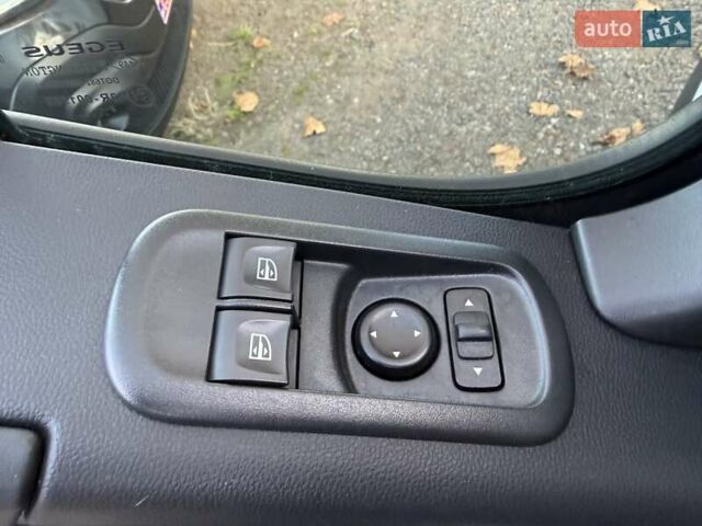 Білий Рено Мастєр, об'ємом двигуна 2.3 л та пробігом 205 тис. км за 20500 $, фото 10 на Automoto.ua