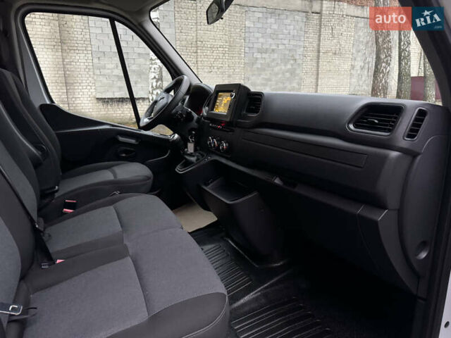 Белый Рено Мастер, объемом двигателя 2.3 л и пробегом 66 тыс. км за 25500 $, фото 52 на Automoto.ua