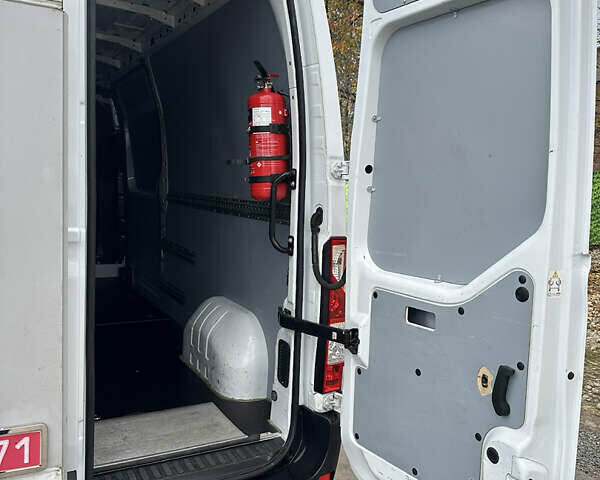 Белый Рено Мастер, объемом двигателя 2.3 л и пробегом 193 тыс. км за 22500 $, фото 40 на Automoto.ua