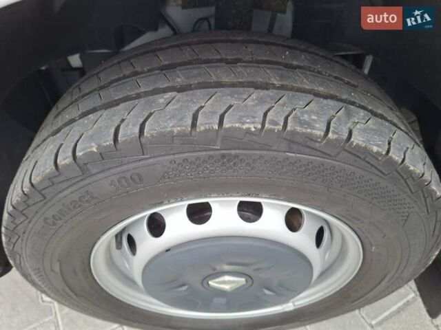 Білий Рено Мастєр, об'ємом двигуна 2.3 л та пробігом 240 тис. км за 18456 $, фото 31 на Automoto.ua