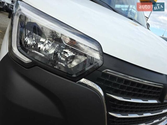 Белый Рено Мастер, объемом двигателя 2.3 л и пробегом 206 тыс. км за 21000 $, фото 6 на Automoto.ua