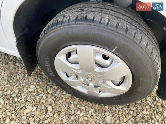 Белый Рено Мастер, объемом двигателя 2.3 л и пробегом 138 тыс. км за 18850 $, фото 20 на Automoto.ua