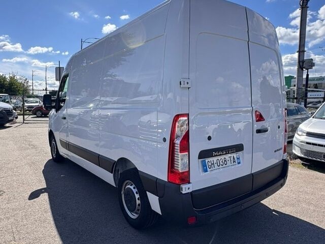 Белый Рено Мастер, объемом двигателя 2.3 л и пробегом 155 тыс. км за 23200 $, фото 4 на Automoto.ua