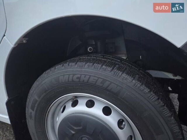 Білий Рено Мастєр, об'ємом двигуна 2.3 л та пробігом 118 тис. км за 22900 $, фото 6 на Automoto.ua
