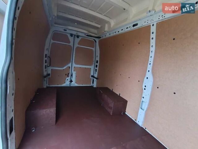 Белый Рено Мастер, объемом двигателя 2.3 л и пробегом 205 тыс. км за 25550 $, фото 24 на Automoto.ua