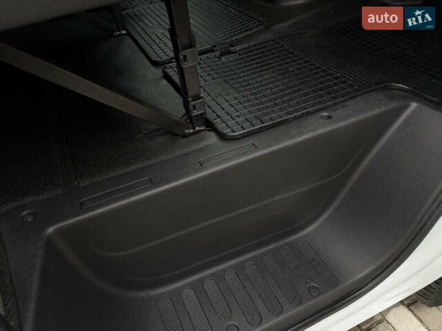 Білий Рено Мастєр, об'ємом двигуна 0 л та пробігом 243 тис. км за 21500 $, фото 31 на Automoto.ua